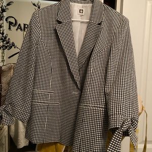 Anne Klein blazer XL light weight seersucker black n white checked